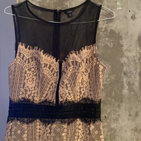 Guess lace dress - Picture 3 of 8